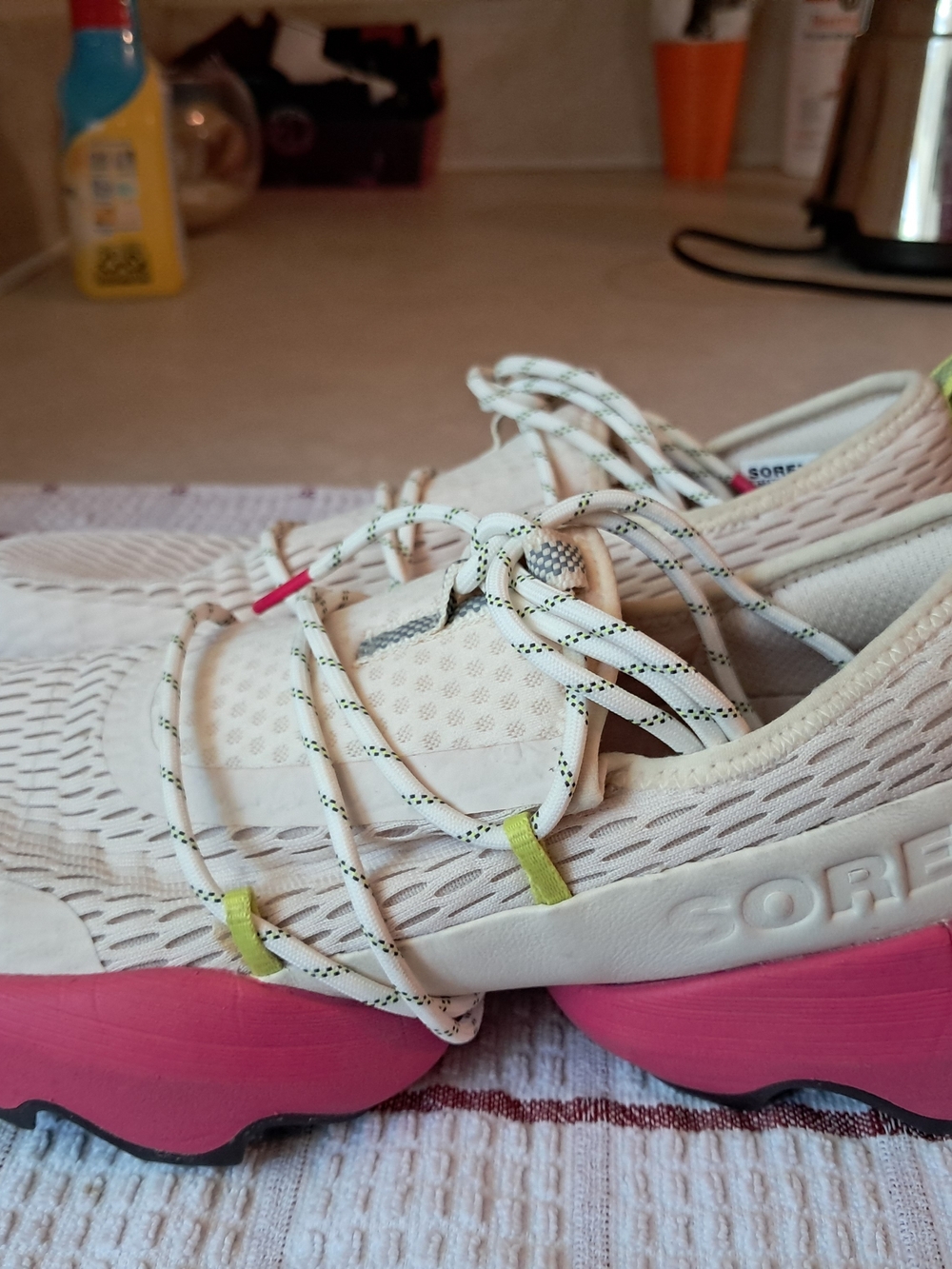 Sorel Kinetic Impact Lace Womens Sneakers Size 7.5 Natural Cactus Pink White